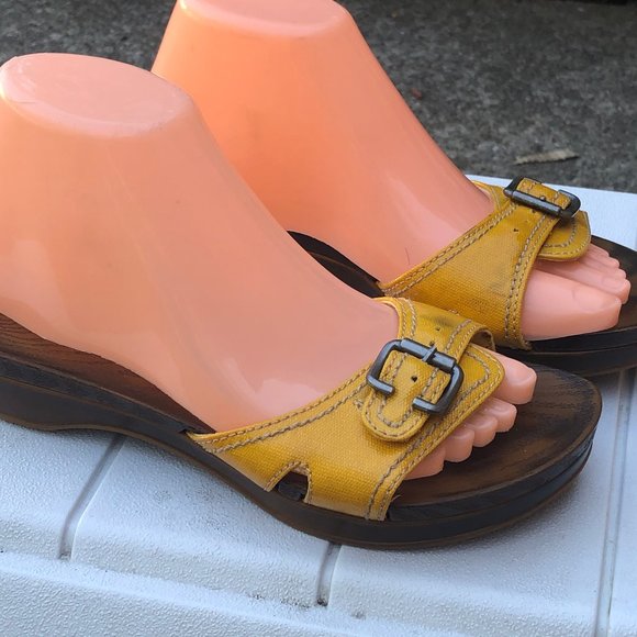 Dr. Scholl’s Big Buckle Yellow Strap Sandals - Picture 5 of 11